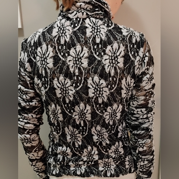 Angela Keslar NWT Exaggerated Sleeve Lace Top - Picture 2 of 8